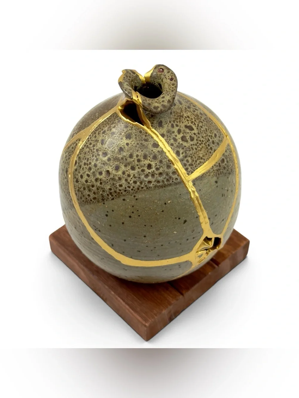 Kintsugi Vase Handmade Pottery Gold Crack Art Personal Growth Anniversary Gift